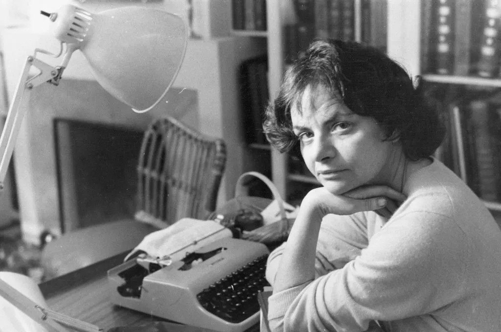 ELSA MORANTE’NİN KARANLIK ODASI